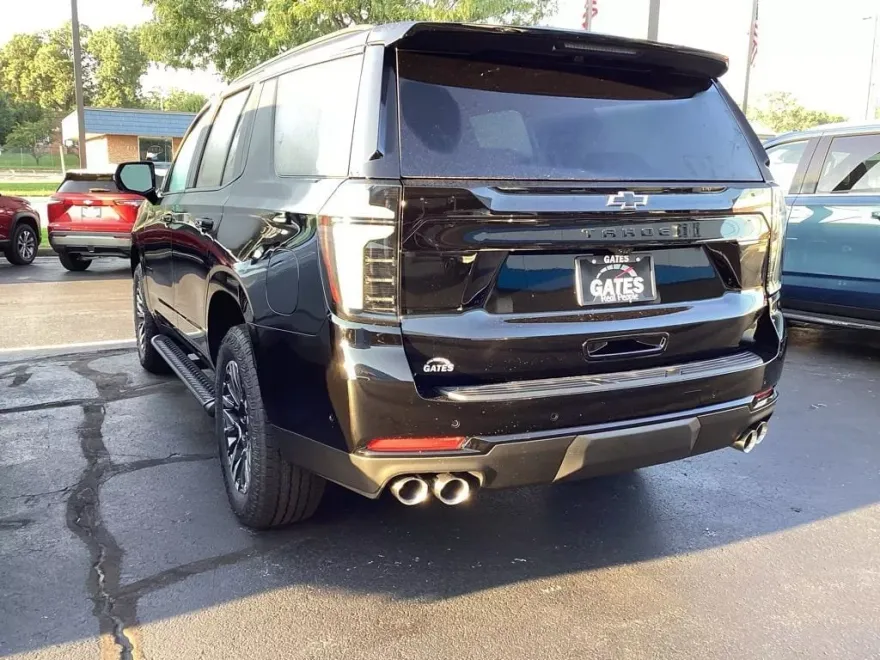 2025 Chevrolet Tahoe Z71 photo 1