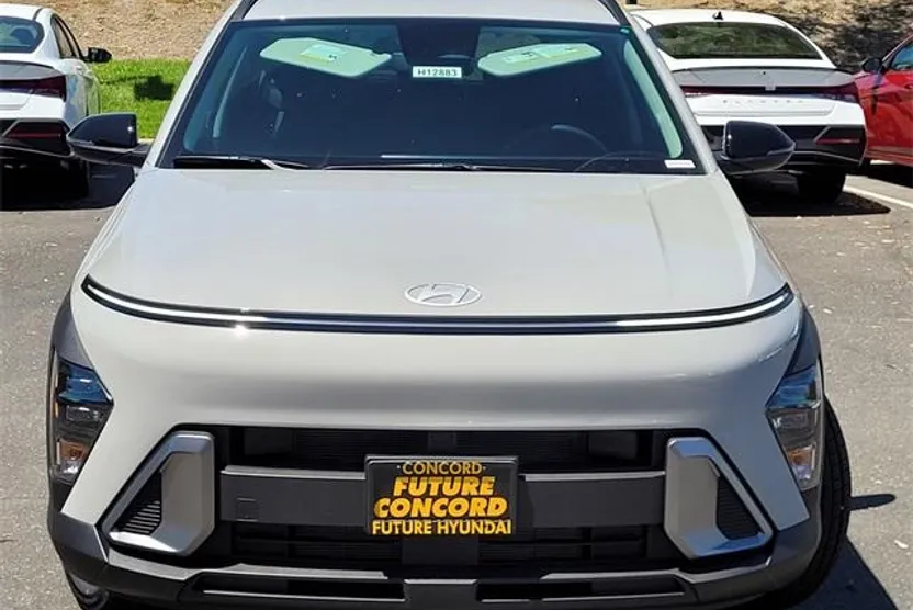 2026 Hyundai Kona SEL photo 1