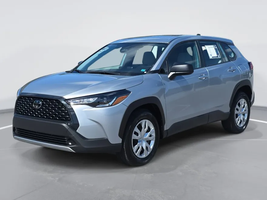 2024 Toyota Corolla Cross L photo 1