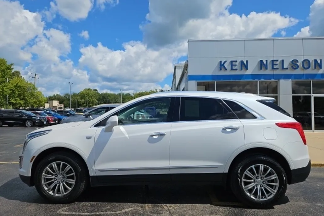 2017 Cadillac XT5 Luxury photo 1