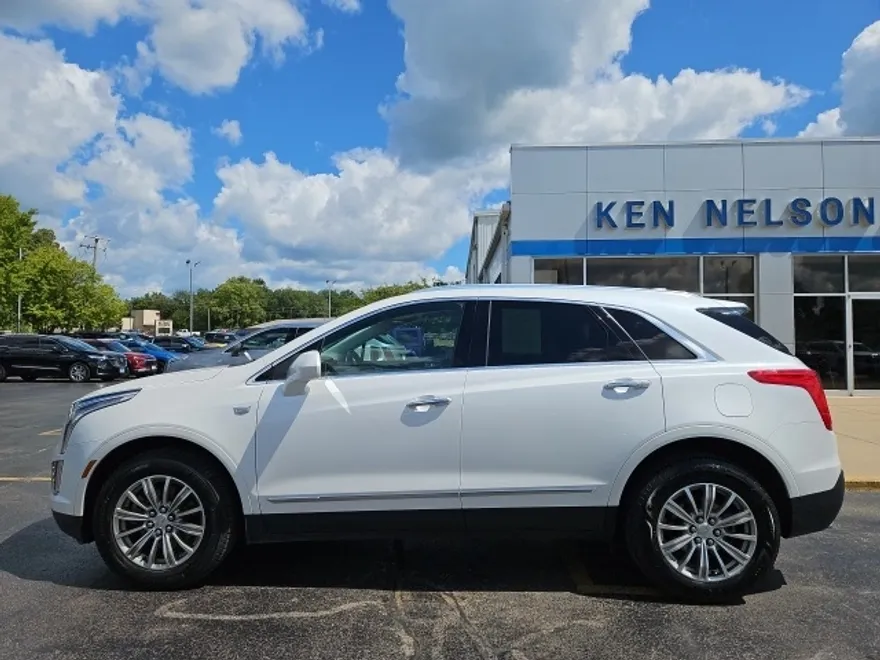 2017 Cadillac XT5 Luxury photo 1