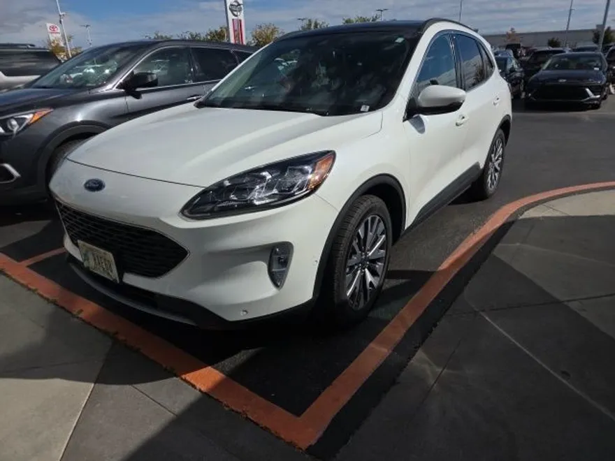 2020 Ford Escape Titanium Hybrid photo 1