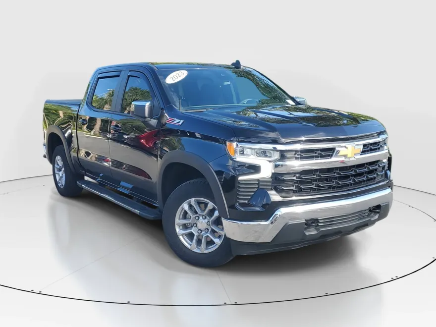 2023 Chevrolet Silverado 1500 LT photo 1