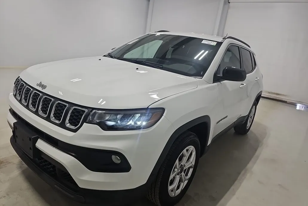 2025 Jeep Compass Latitude photo 1