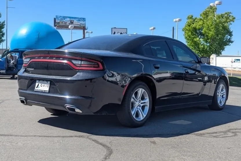 2020 Dodge Charger SXT photo 1