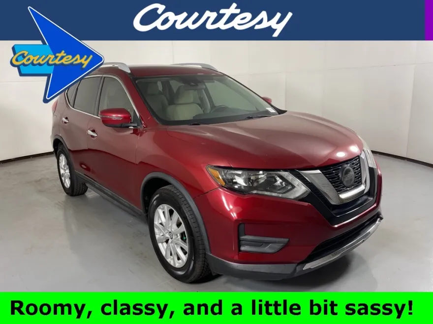 2020 Nissan Rogue SV photo 1