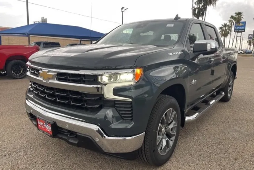 2026 Chevrolet Silverado 1500 LT photo 1