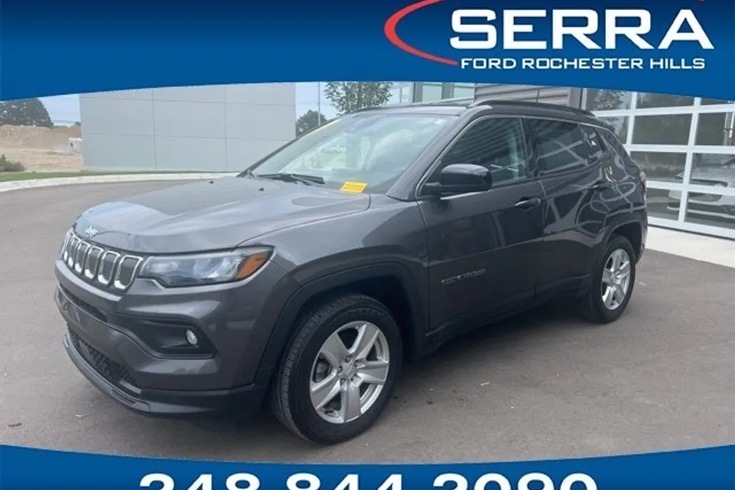 2022 Jeep Compass Latitude photo 1