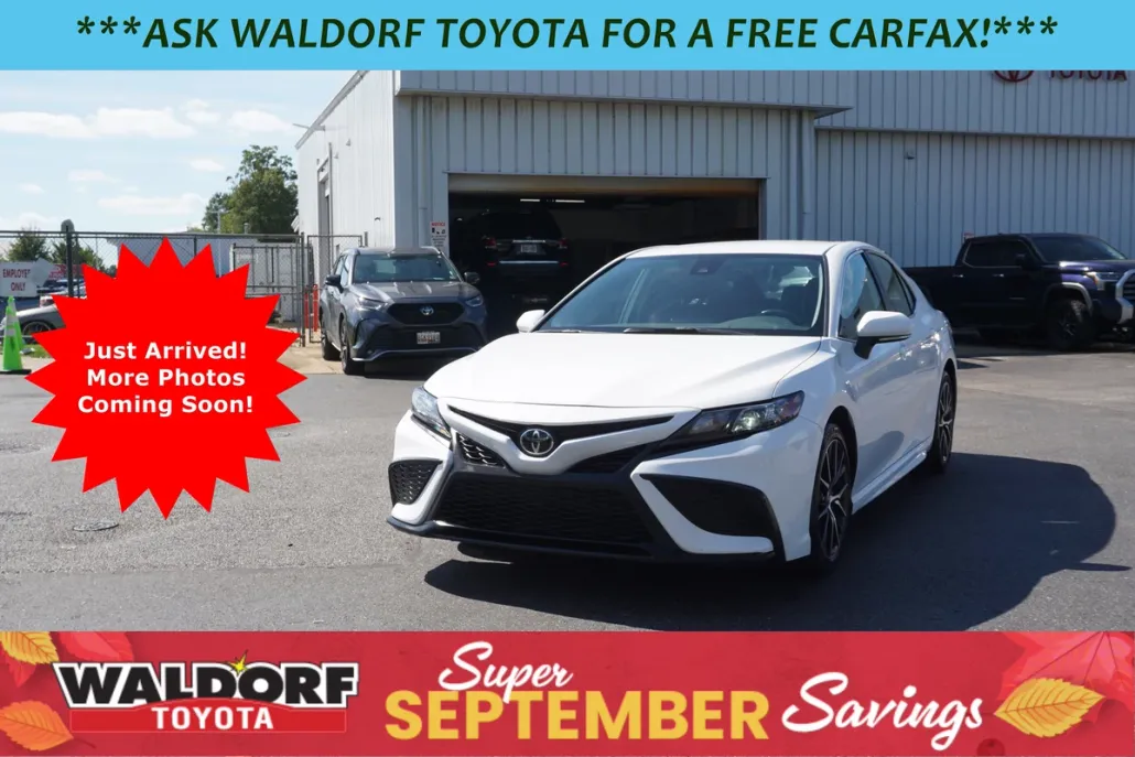 2024 Toyota Camry SE photo 1