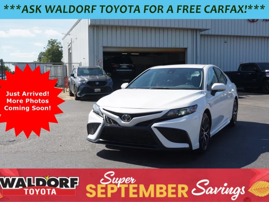 2024 Toyota Camry SE photo 1