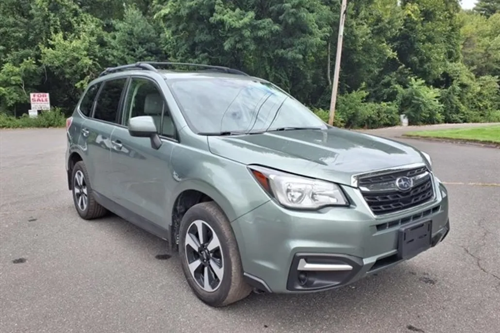 2018 Subaru Forester 2.5i Premium photo 1