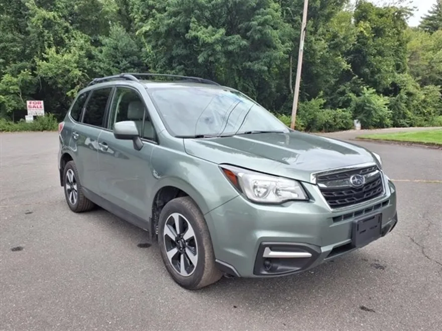 2018 Subaru Forester 2.5i Premium photo 1