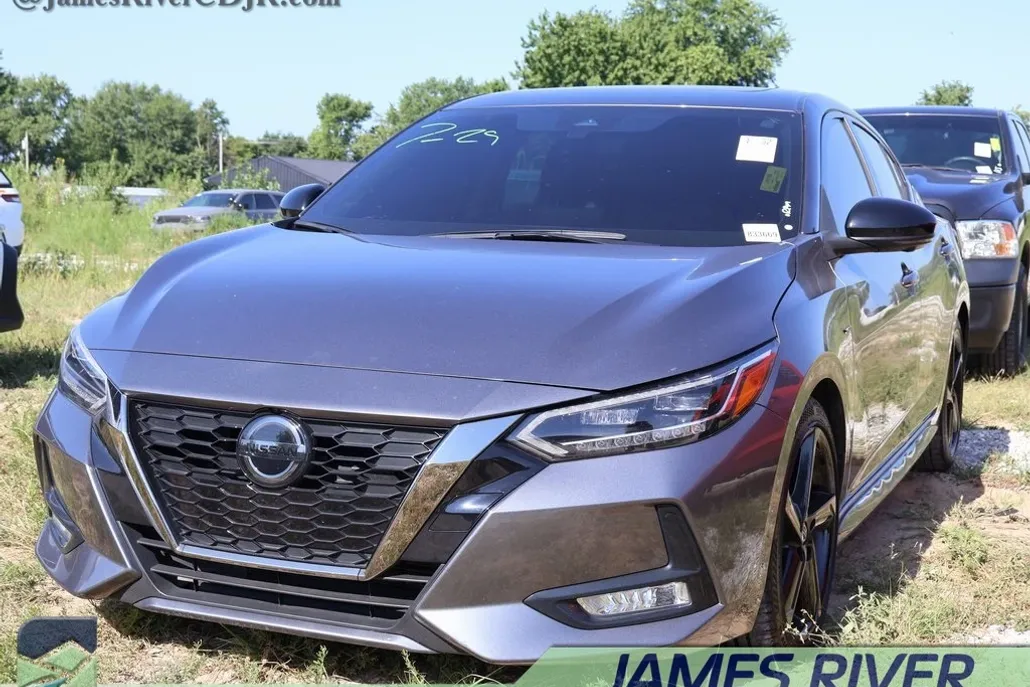 2023 Nissan Sentra SR photo 1