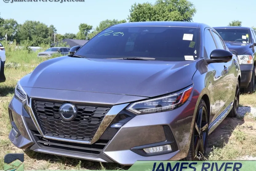 2023 Nissan Sentra SR photo 1
