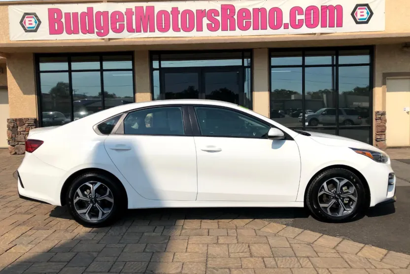 2020 Kia Forte FE LXS photo 1