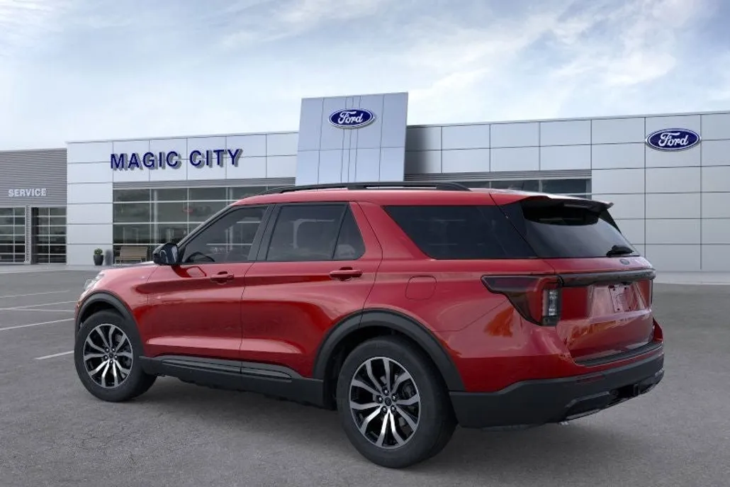 2025 Ford Explorer ST-Line photo 1