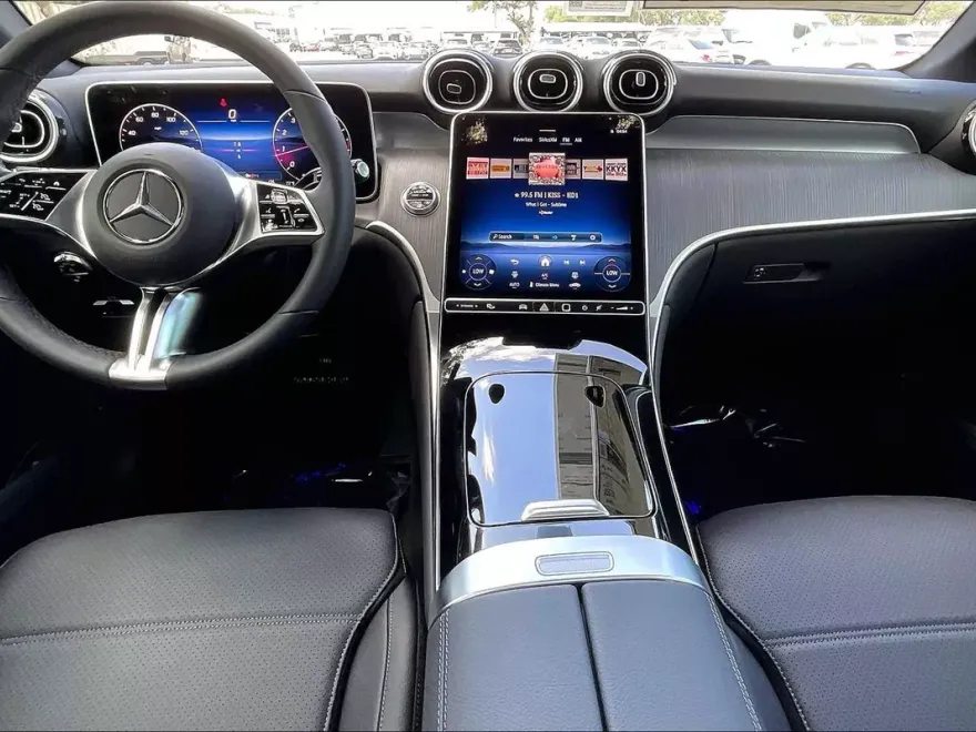 2025 Mercedes Benz GLC 300 photo 1