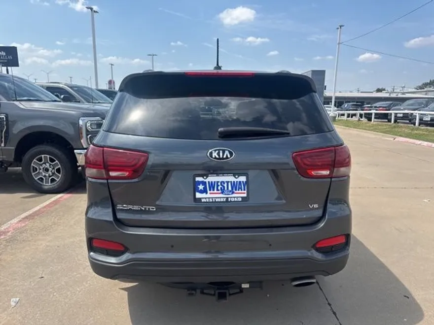 2020 Kia Sorento LX S photo 1