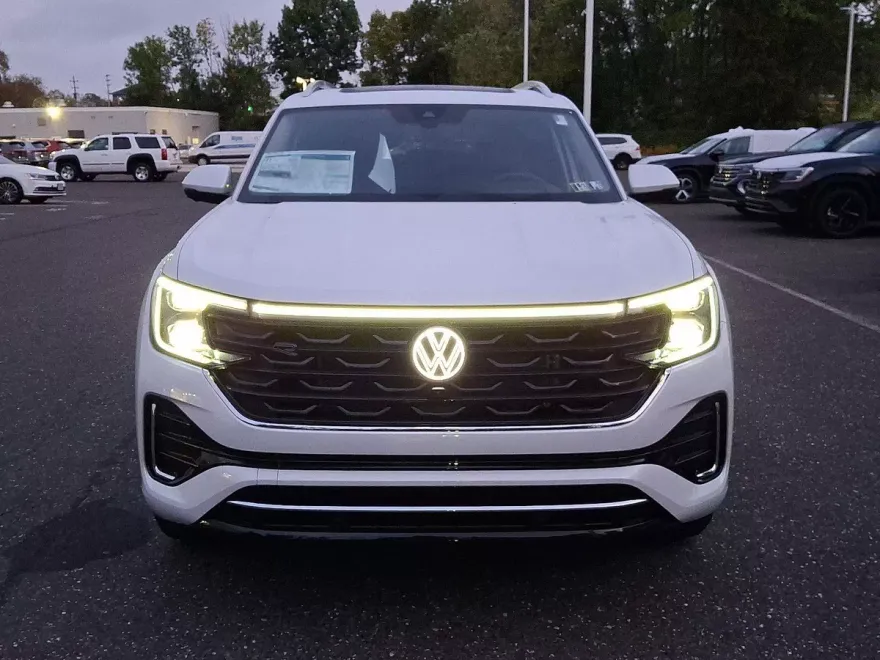 2026 Volkswagen Atlas SEL Premium R-Line photo 1