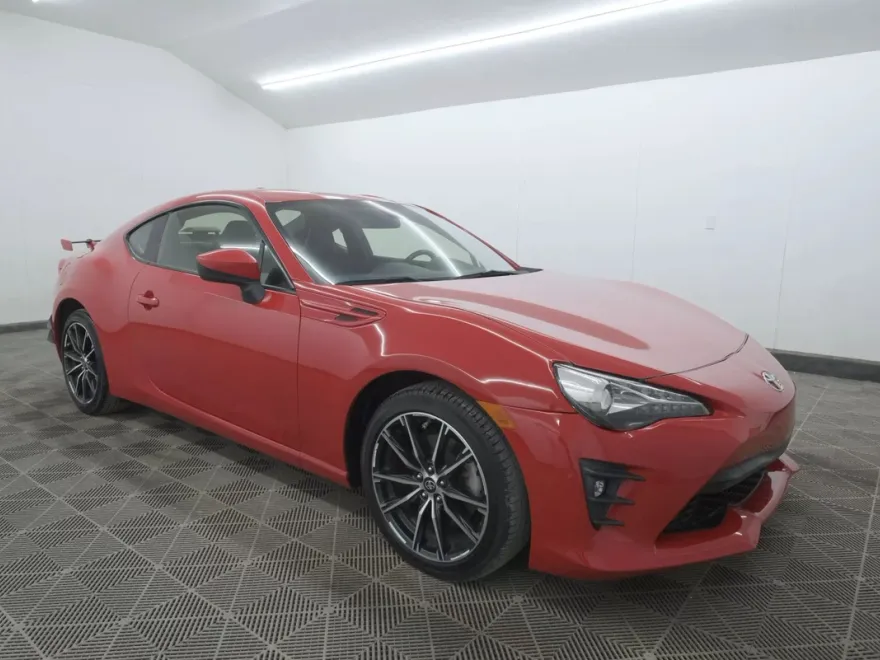2019 Toyota GR86 GT photo 1