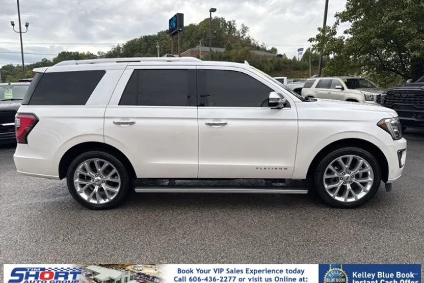 2019 Ford Expedition Platinum photo 1
