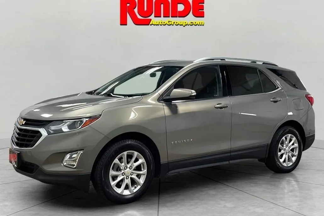 2018 Chevrolet Equinox LT photo 1