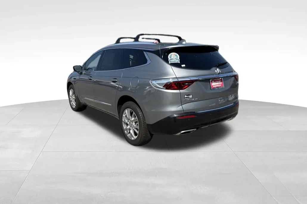 2023 Buick Enclave Premium photo 1