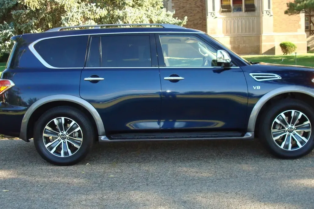2020 Nissan Armada SL photo 1
