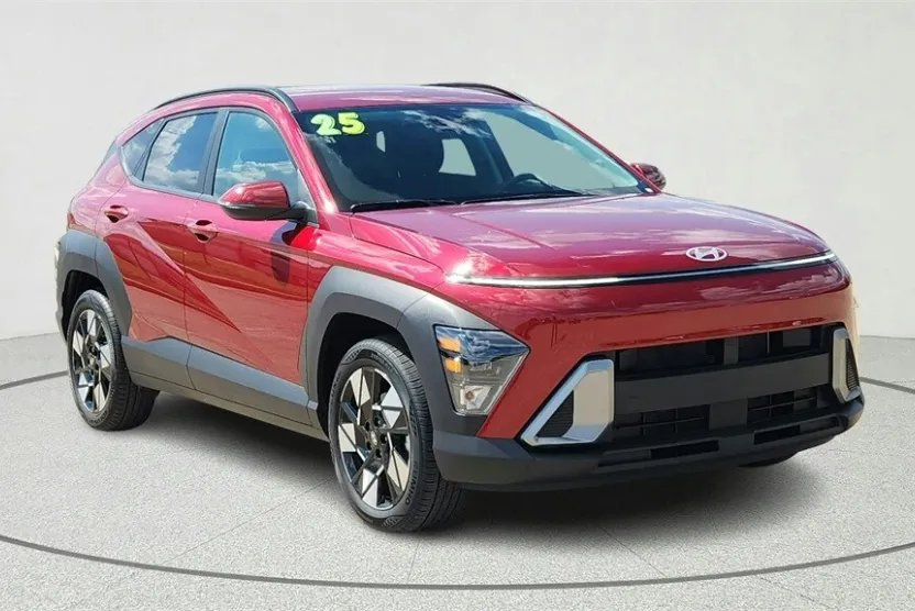2025 Hyundai Kona SEL photo 1