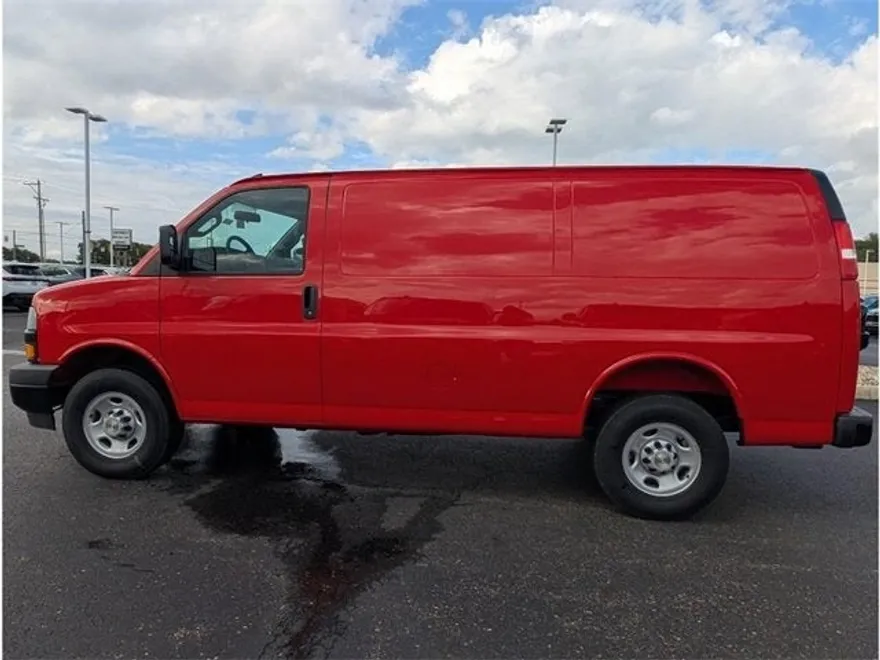 2025 Chevrolet Express Cargo 2500 photo 1
