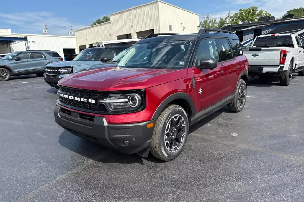2025 Ford Bronco Sport Outer Banks photo 1