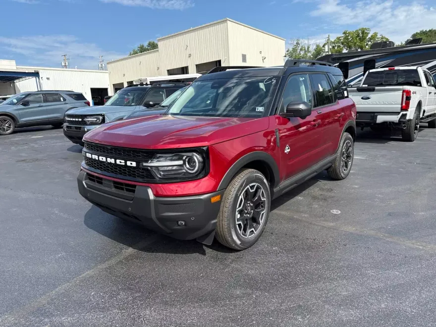 2025 Ford Bronco Sport Outer Banks photo 1
