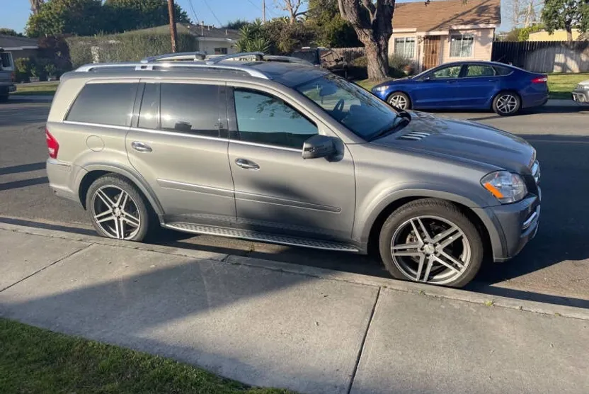2012 Mercedes Benz GL 550 photo 1