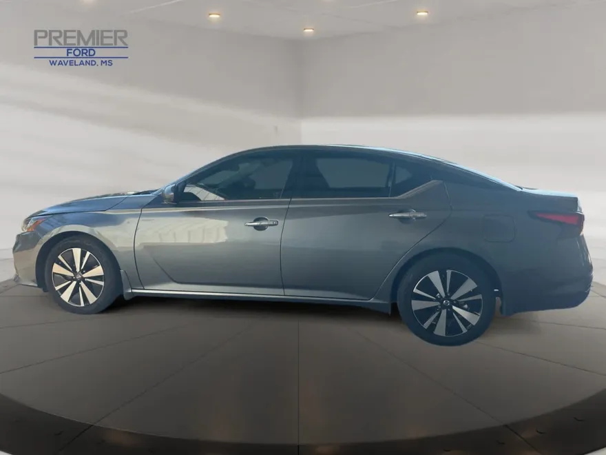 2022 Nissan Altima 2.5 SL photo 1