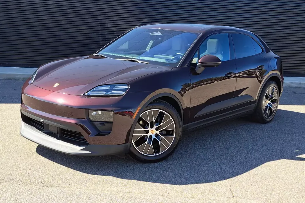 2025 Porsche Macan Electric photo 1