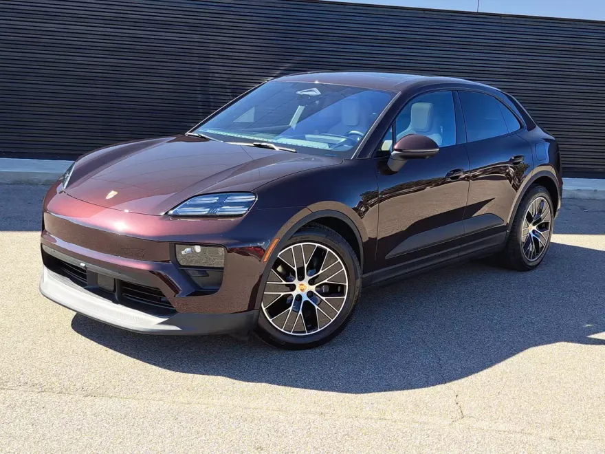 2025 Porsche Macan Electric photo 1