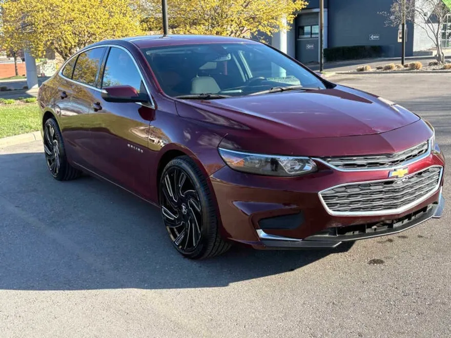 2016 Chevrolet Malibu 1LT photo 1