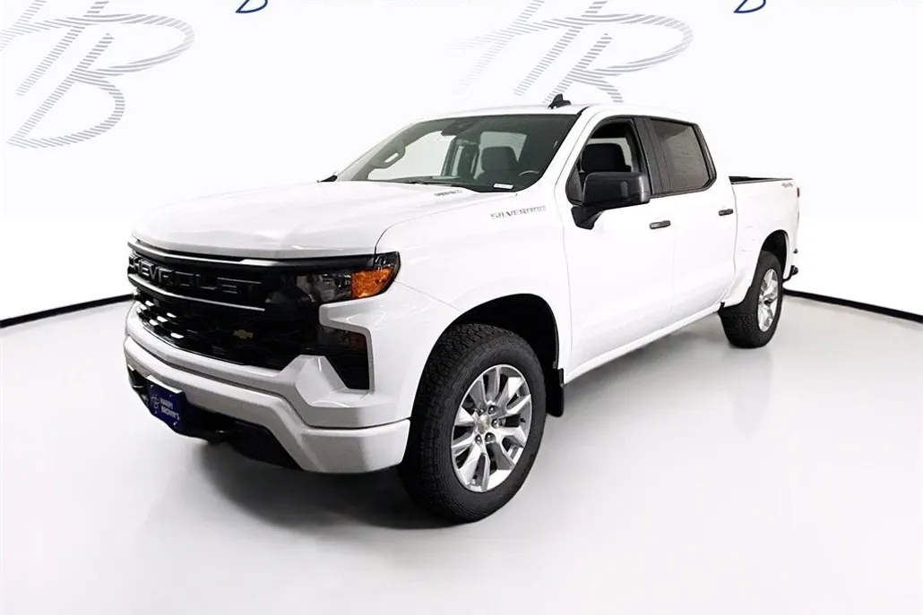 2026 Chevrolet Silverado 1500 Custom photo 1