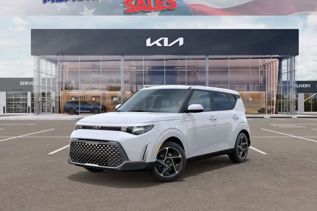 2025 Kia Soul EX photo 1