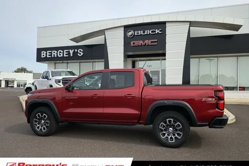 2024 Chevrolet Colorado Z71 photo 1