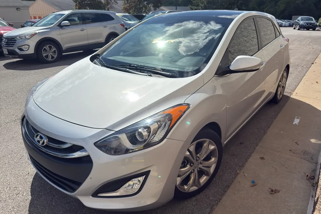 2013 Hyundai Elantra Base Style Tech photo 1