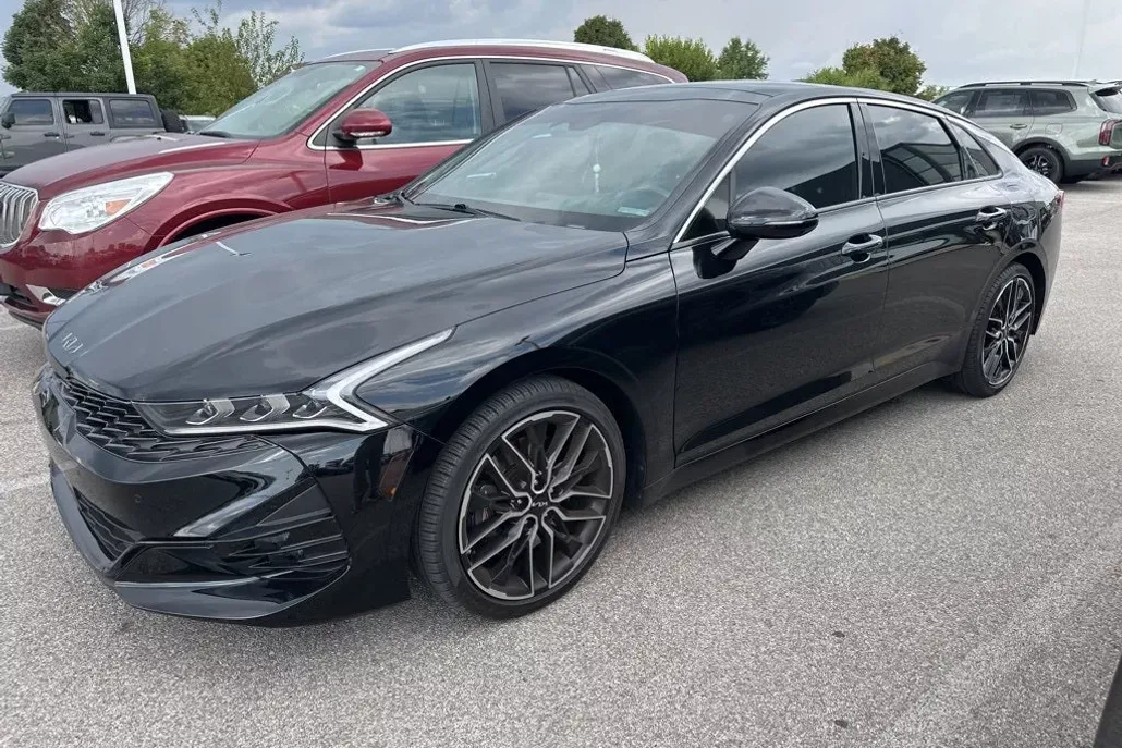 2023 Kia K5 GT photo 1