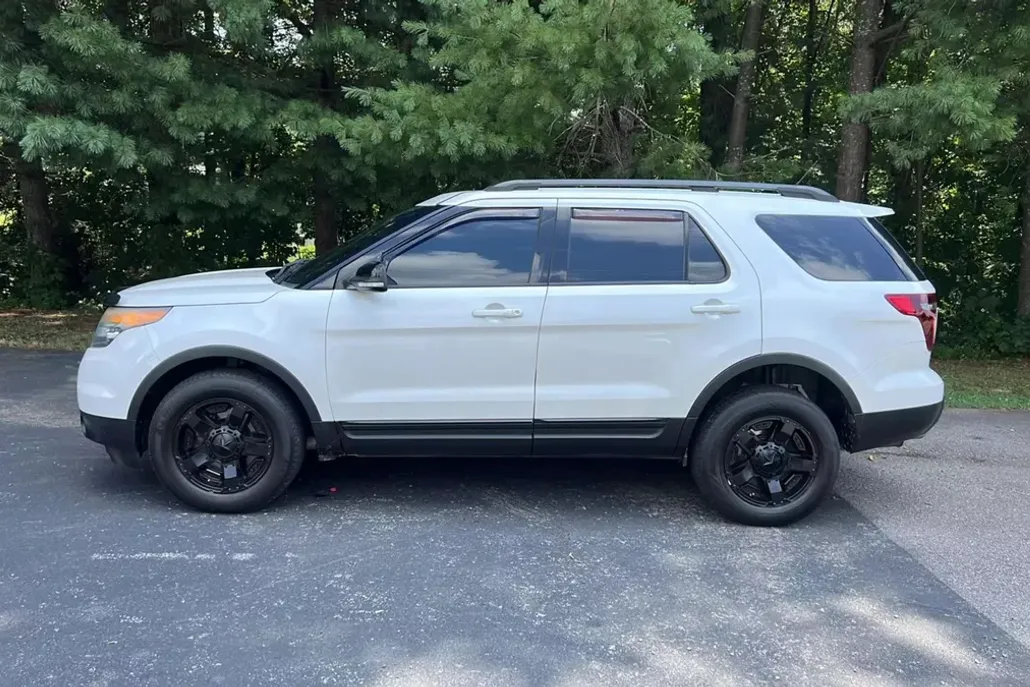 2015 Ford Explorer Sport photo 1