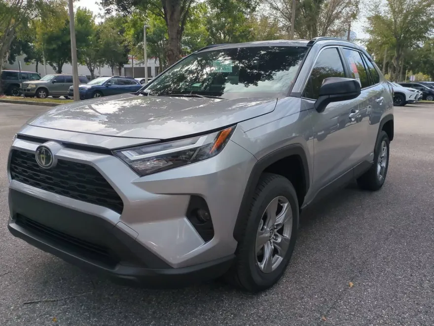 2025 Toyota RAV4 Hybrid LE photo 1