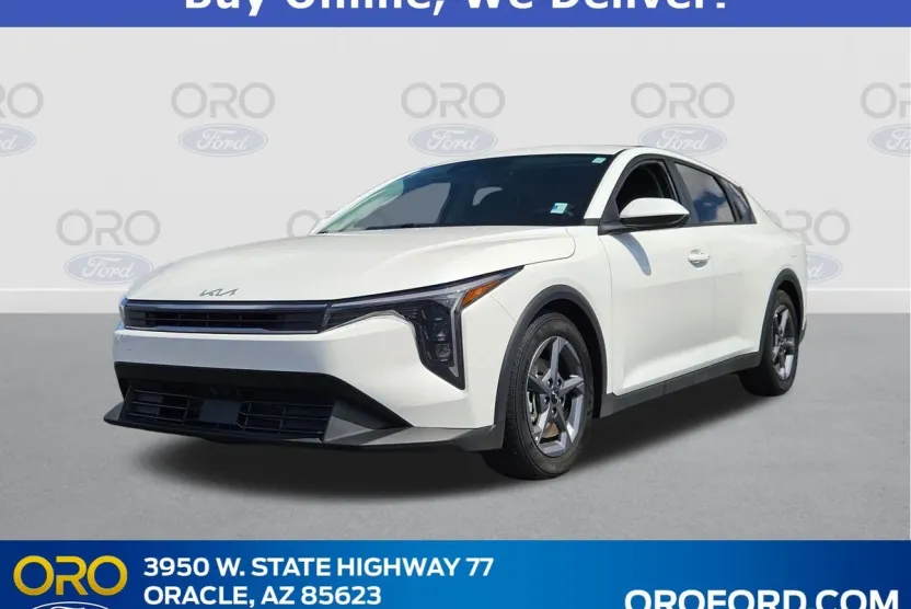2025 Kia K4 LXS photo 1