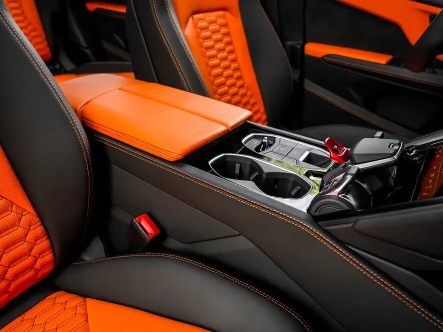 2022 Lamborghini Urus photo 32