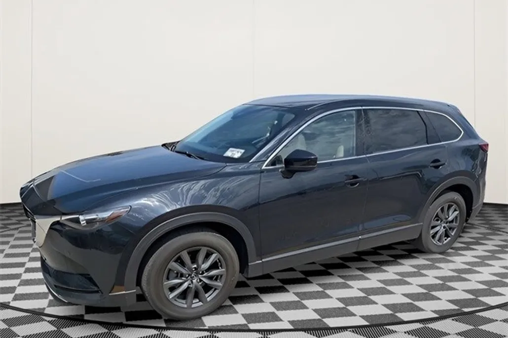 2022 Mazda CX-9 Touring photo 1