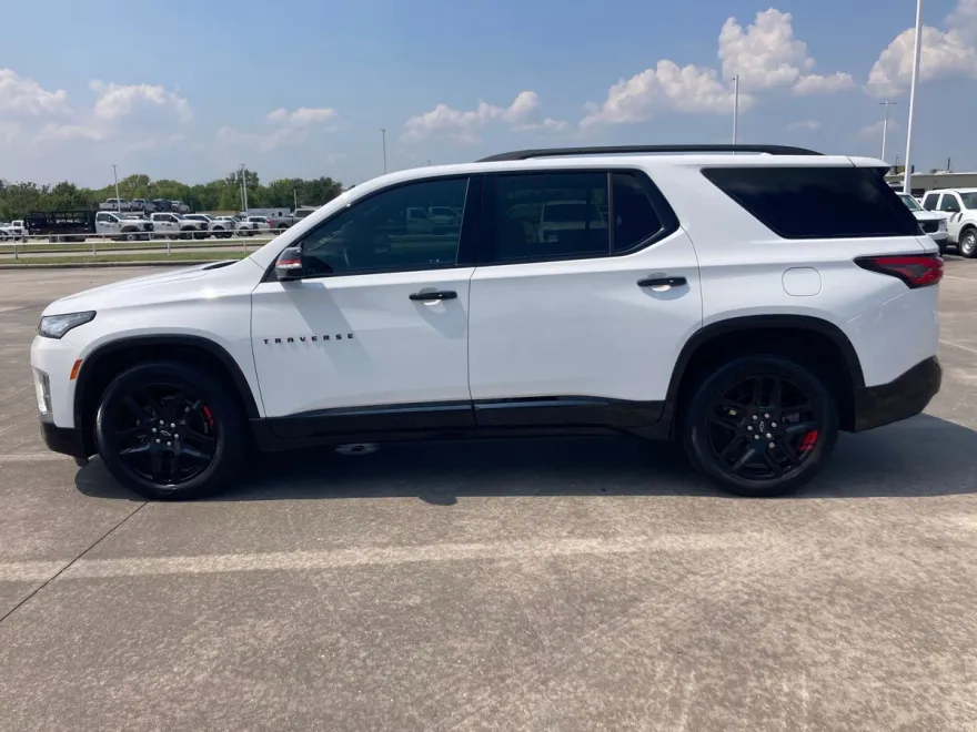 2023 Chevrolet Traverse Premier photo 1