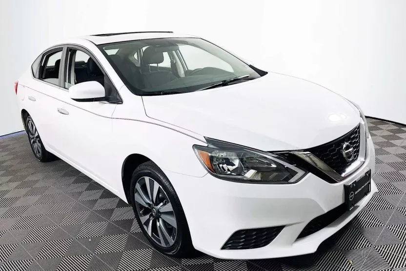 2019 Nissan Sentra SV photo 1