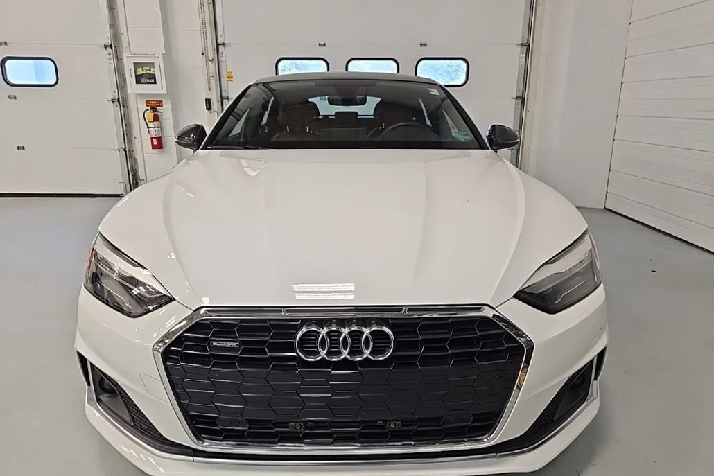 2022 Audi A5 40 Premium photo 1